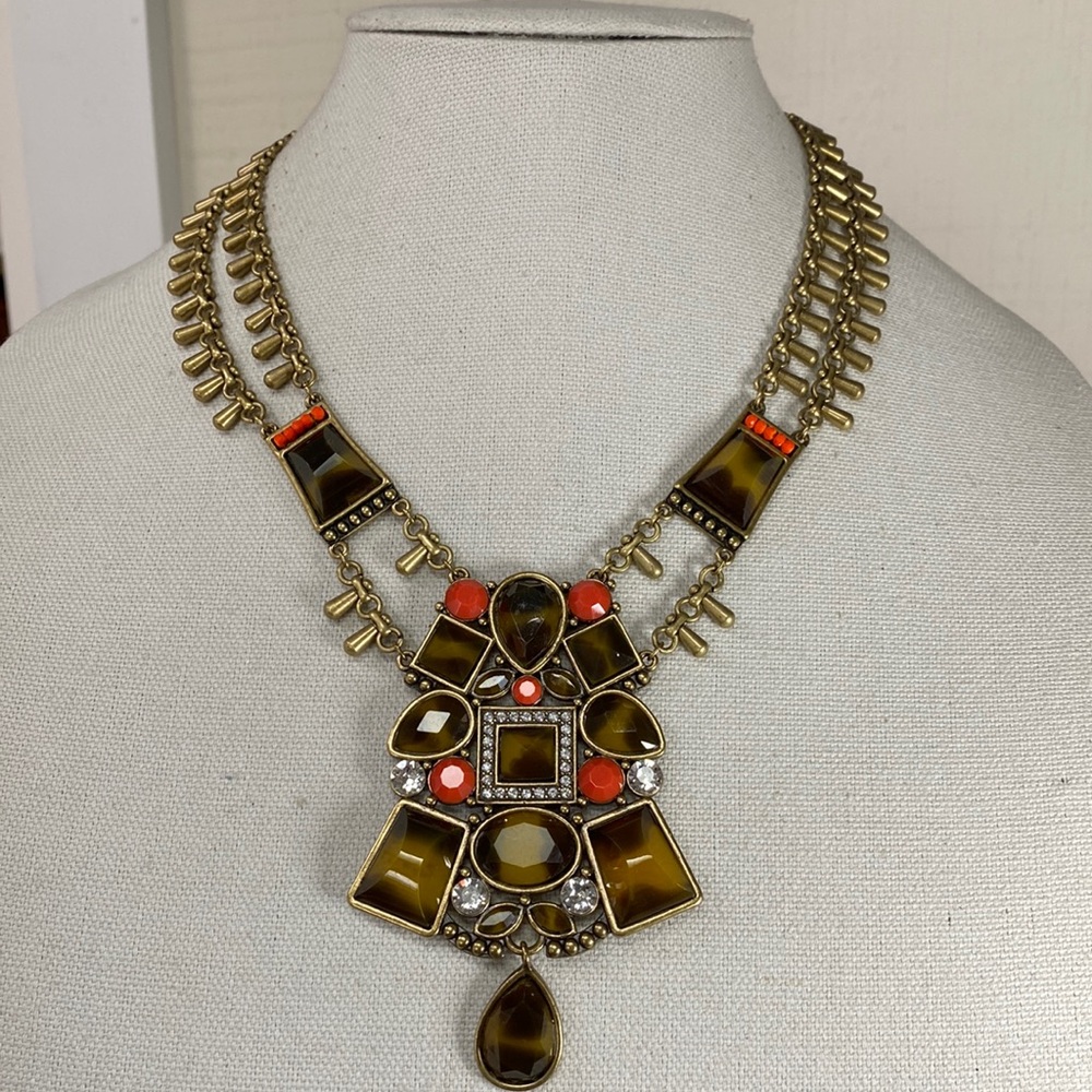 Gorgeous Silpada KR design abstract medallion animal accent necklace